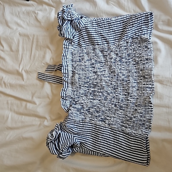Off Shoulder Blue and White Stripped Crop Top Size L - Picture 2 of 6